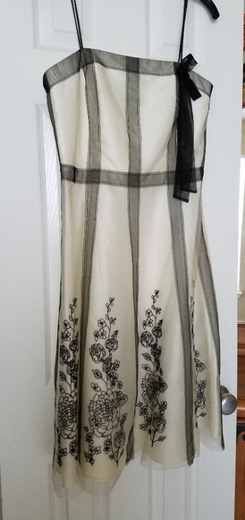 Dress - Picture 1 of 2